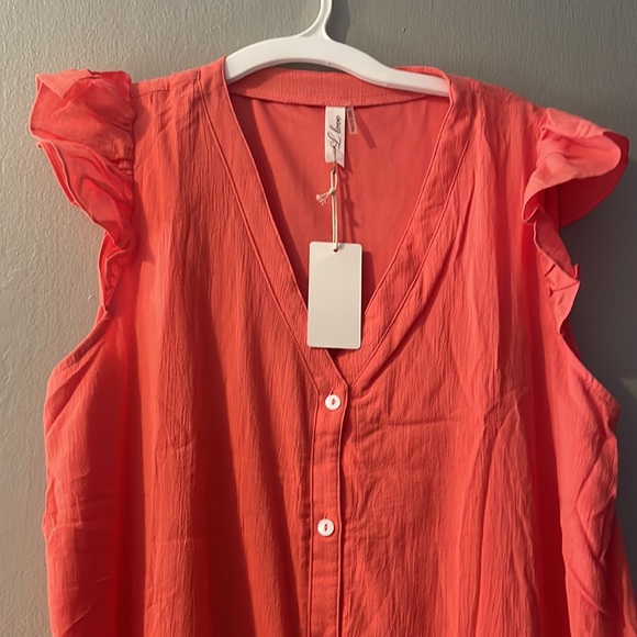 Coral Flutter sleeve dress - Picture 2 of 3